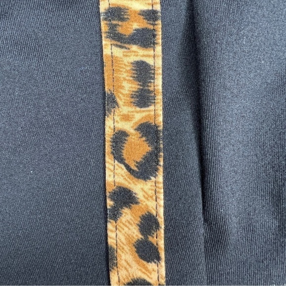 Large EVCR Black Leopard Print Crop Top Athletic Activewear Stretch - Picture 5 of 8